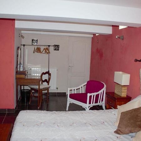 Clot De Felines Chambre Spacieuse Otel Entrevaux Dış mekan fotoğraf