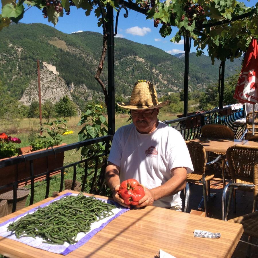 Clot De Felines Chambre Spacieuse Otel Entrevaux Dış mekan fotoğraf