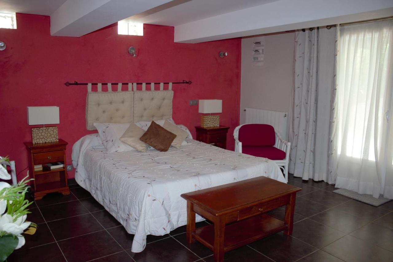 Clot De Felines Chambre Spacieuse Otel Entrevaux Dış mekan fotoğraf